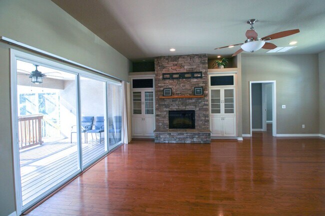 Photo - 6065 Spruce Point Cir