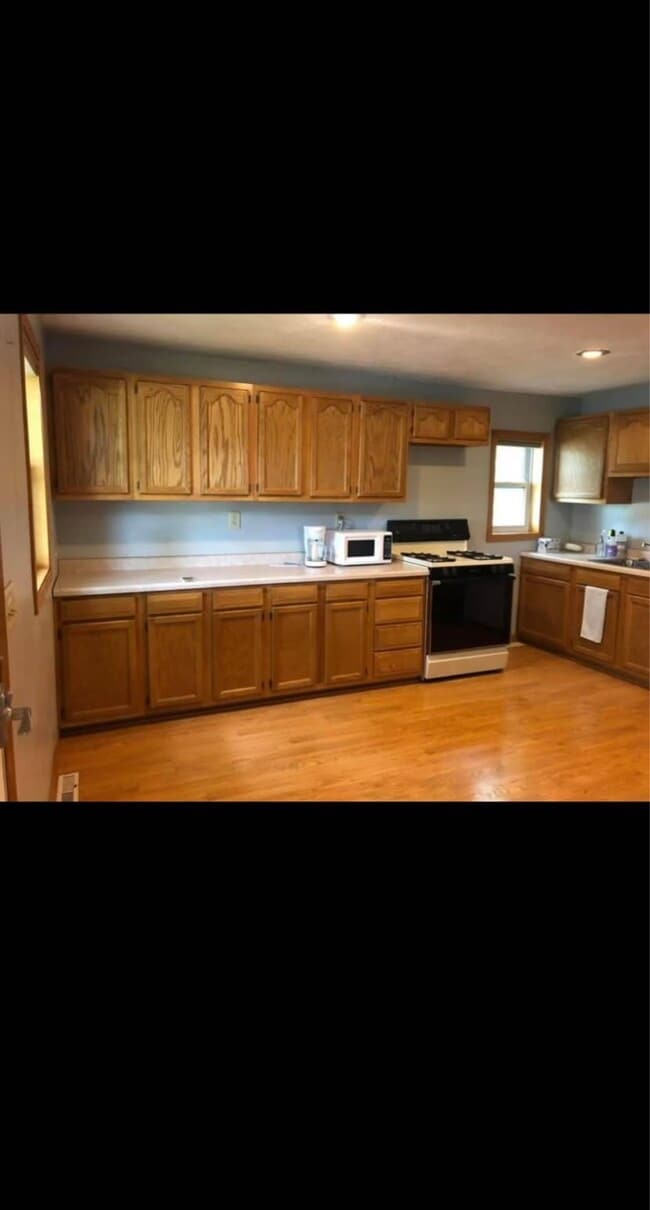 Photo - 608 N West St