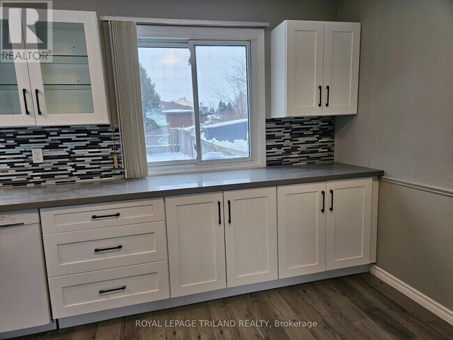 Photo - 1004 Lawson Rd