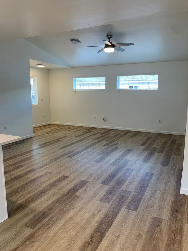 2462 S Clovis Pl