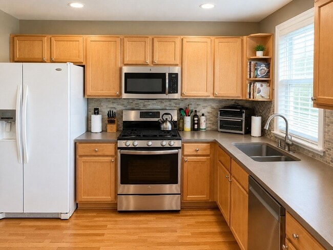 Photo - 571 Freeport St Unit 2