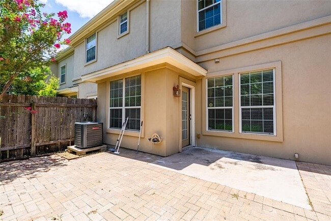 Photo - 1101 E Parmer Ln