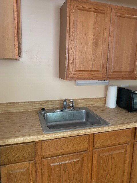 STUDIO  - All Utilities Included - St. Petersburg