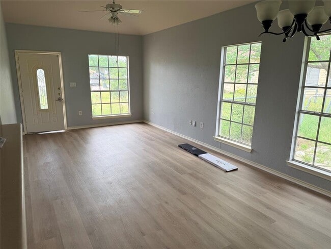 Photo - 508 Tablerock Cir