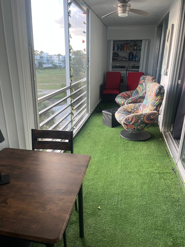 Photo - 3465 Via Poinciana Unit 405