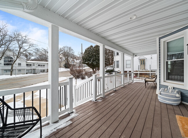 Photo - 80 W Geneva St