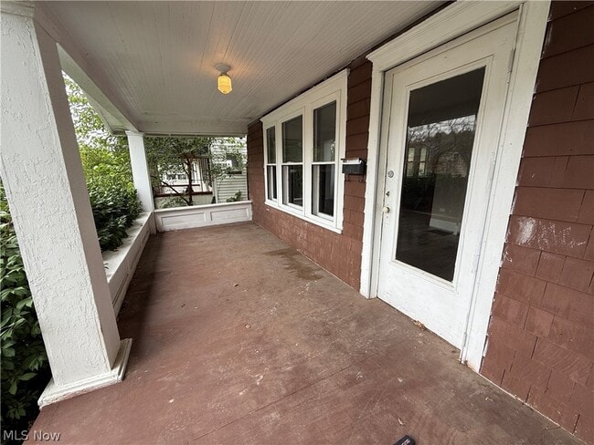 897 Polk Ave