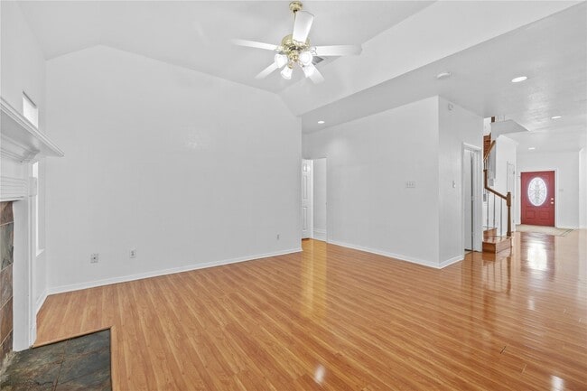 Photo - 2106 Hawks Rd