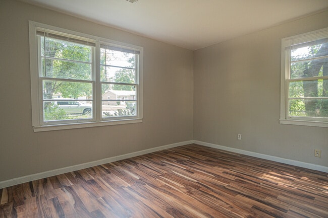 Photo - 3709 Dundale Rd