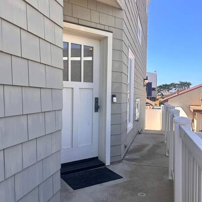 Photo - 3329 Harbor Blvd