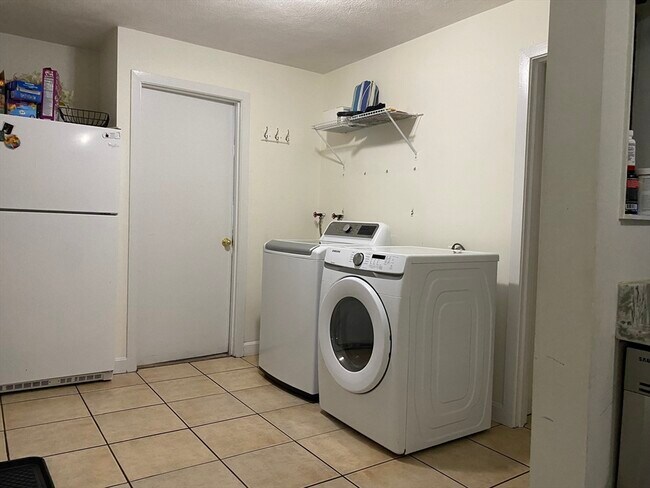 Photo - 133 Walnut St Unit 1