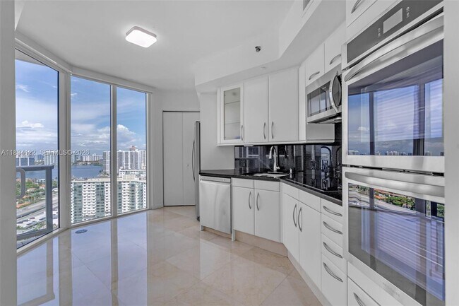 Photo - 19333 Collins Ave Unit 2703