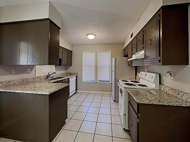 Photo - 8401 Southernwood Cove