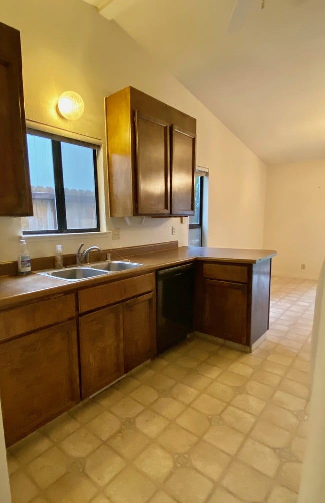 Photo - 526 Penstock Dr