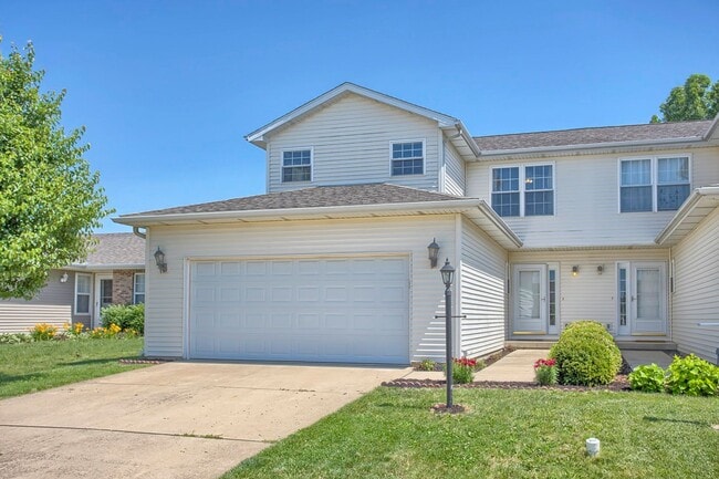 Photo - Beautiful Prairie Fields Townhouse — 3 Bed / 2.5 Bath + Loft