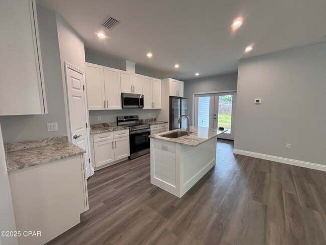 Photo - 2940 Hall Ave