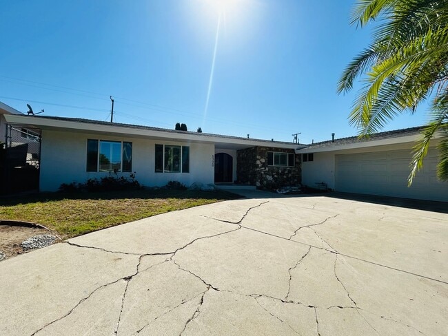 Photo - 5320 S Holt Ave