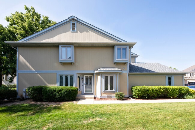 Building Photo - 329 Redwing Dr