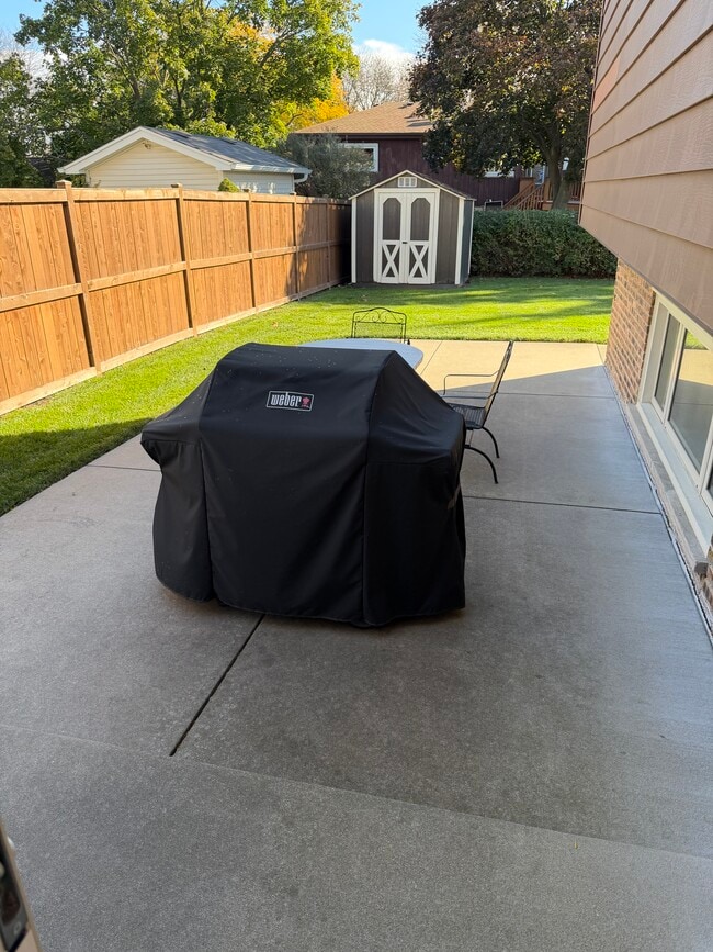 Photo - 585 Leahy Cir