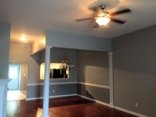 Photo - 725 Whispering Willow Way