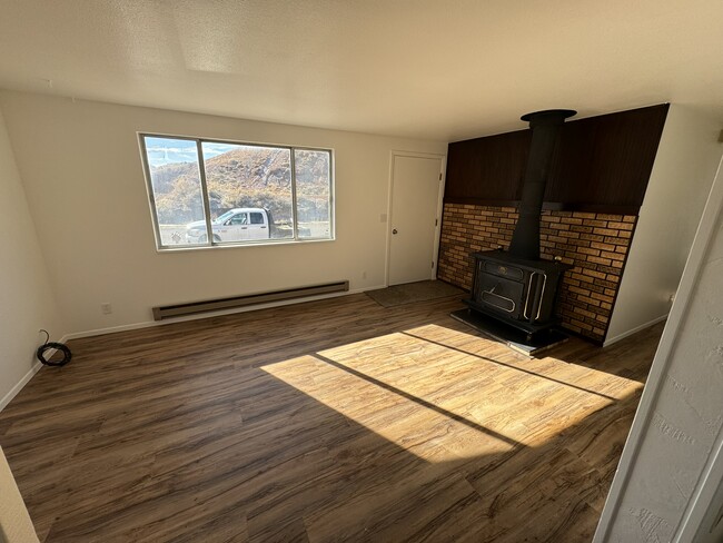 Building Photo - 355 E 400 S Unit A Rental