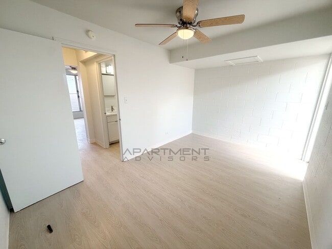 Photo - 1218 N School St Unit 3E