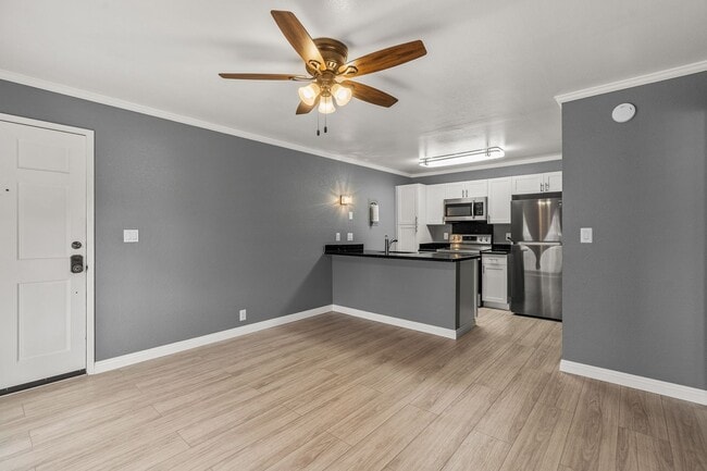 Photo - Ihona Townhome 1BR, 1BA, 1PKG, AC, W/D