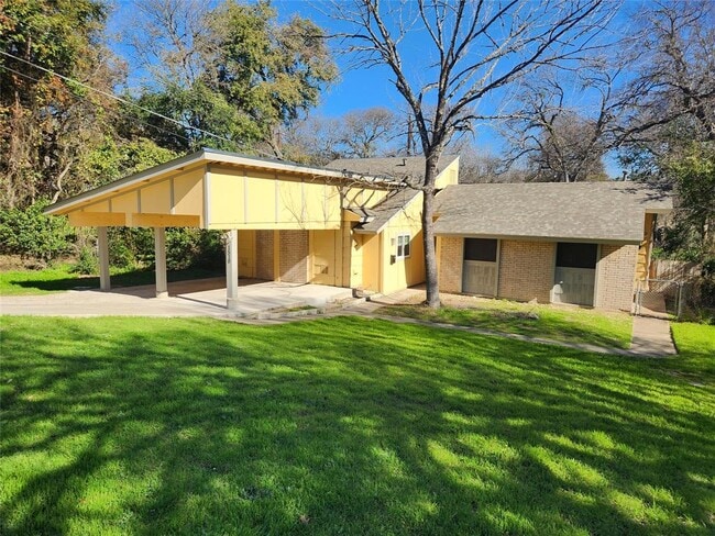 Building Photo - 1510 Rockdale Cir