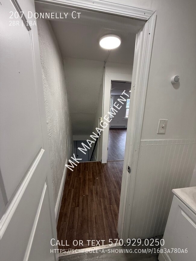 Photo - 207 Donnelly Ct