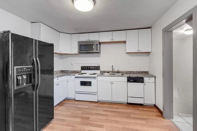 Kitchen - 2502 E Hartson Ave Unit 2