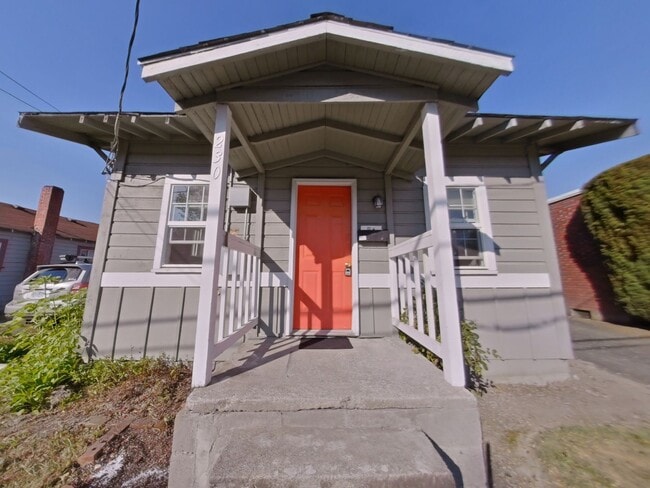 Building Photo - Charming 1Bed/1Bath House!