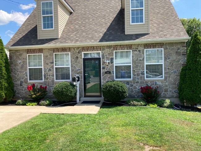 3 Bedroom, 2 Bath home in Brookland Terrace - 3 Bedroom, 2 Bath home in Brookland Terrace