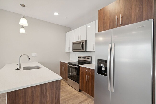 Building Photo - 2612 Annin St Unit 3