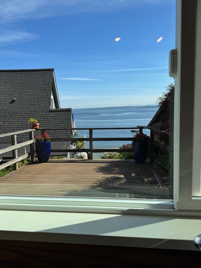 Photo - enchanting one bedroom beach cottage available now.....