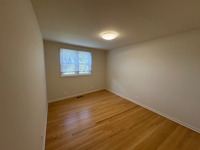 Photo - 1990 Sheridan Rd