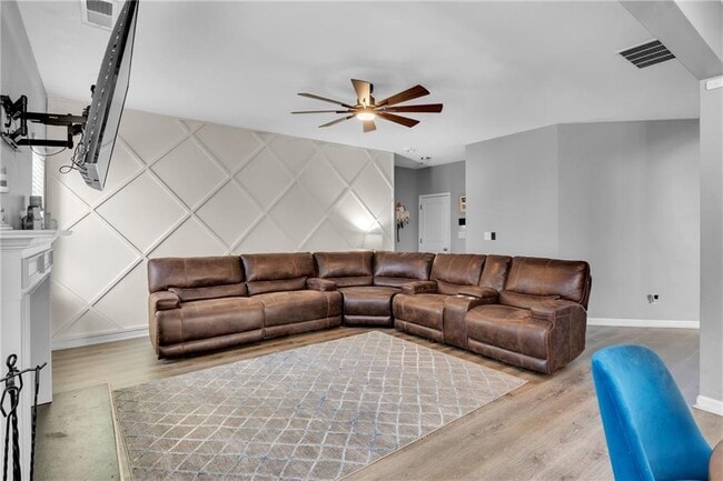 Photo - 143 Dustin Dr