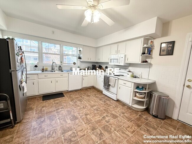 Building Photo - 920 E 4th St Unit 1 Rental