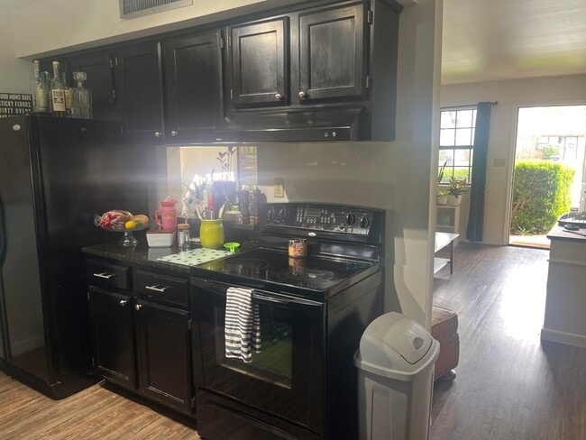 Photo - This well-maintained 2-bedroom, 1.5-bath home in Russellville, AR