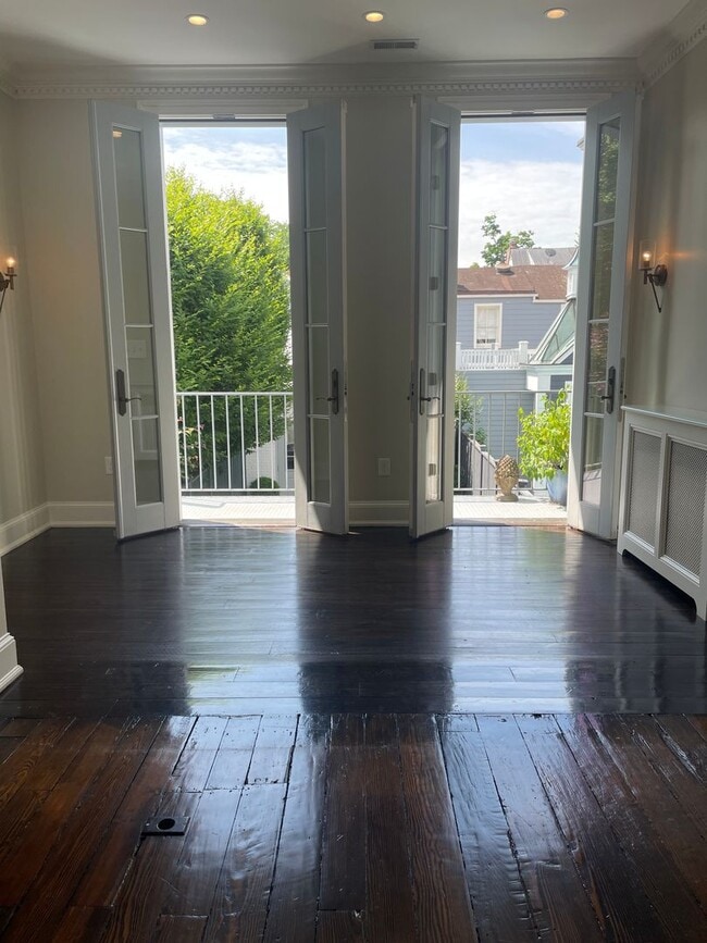 Photo - Georgetown Splendor with Garage Parking