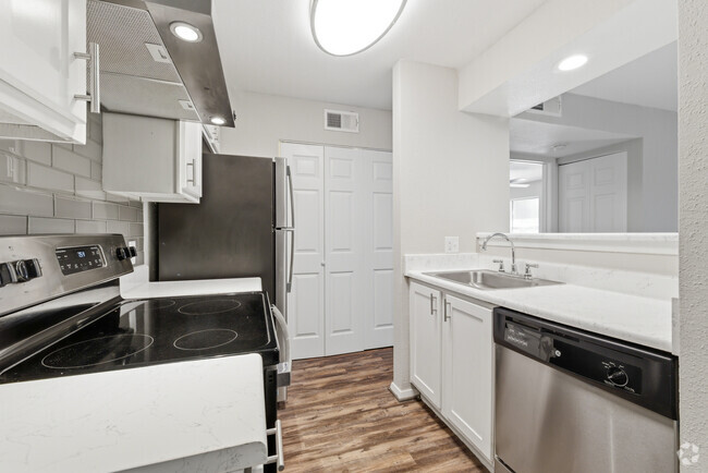 A2 1BR, 1BA - 676SF - Kitchen