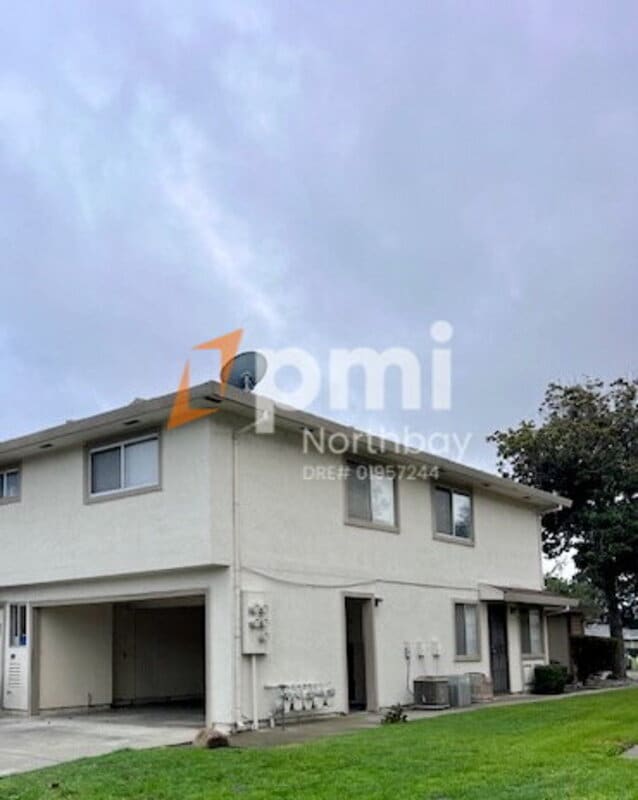 Photo - 1977 Woodglen Ln Unit Apt 3