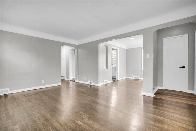 Photo - 11577 Somerset Ave