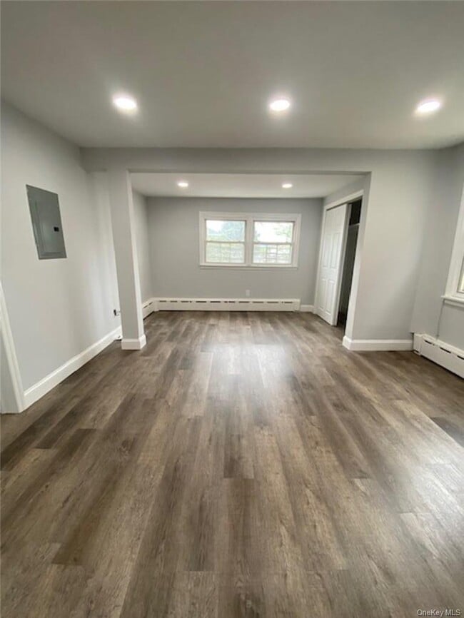 Building Photo - 178 N Washington St Unit 2Fl Rental