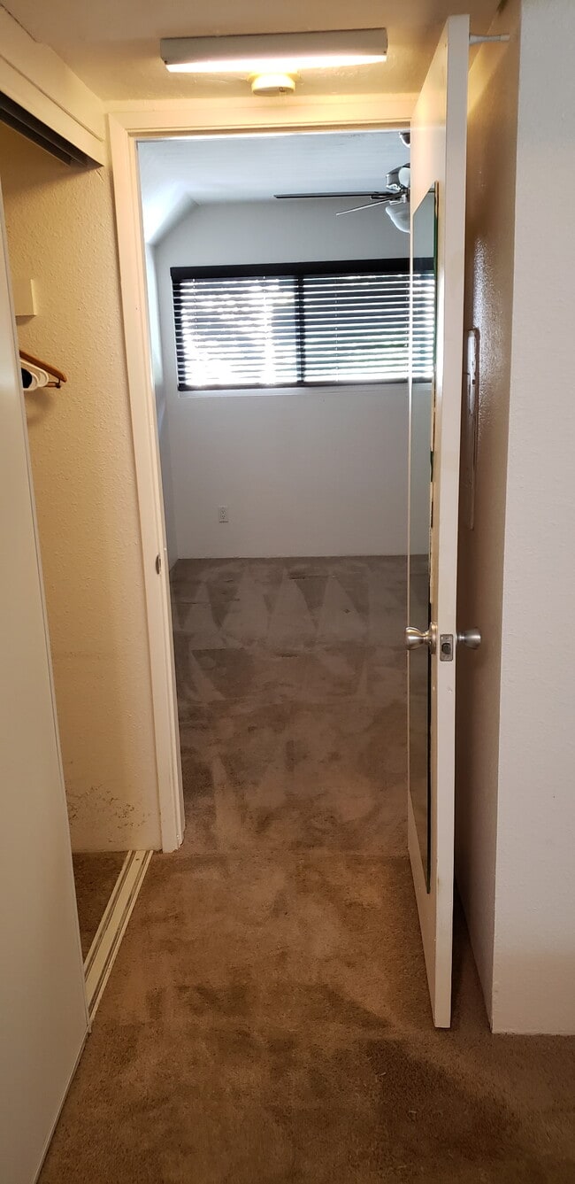 Building Photo - 6255 Rancho Mission Rd Unit 218 Rental