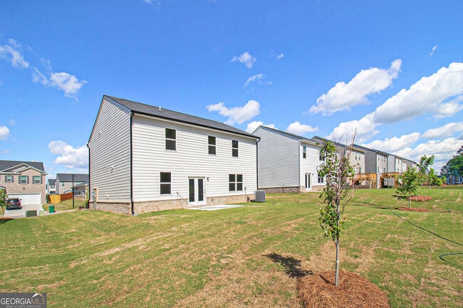 Photo - 568 Whitman Ln