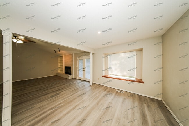Photo - 813 N Briarcliff Dr