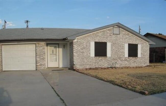 Building Photo - 222 Bridle Dr