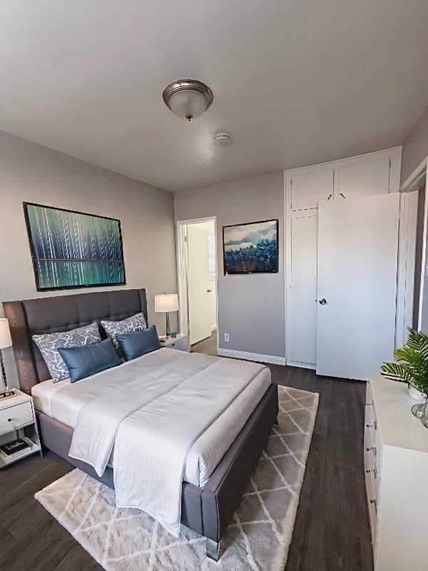 Photo - 611 N Olive St Unidad 4