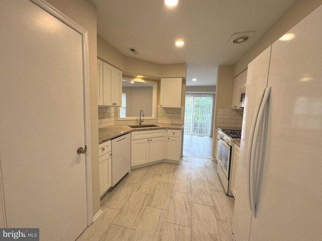 Photo - 2437 Linksman Ln