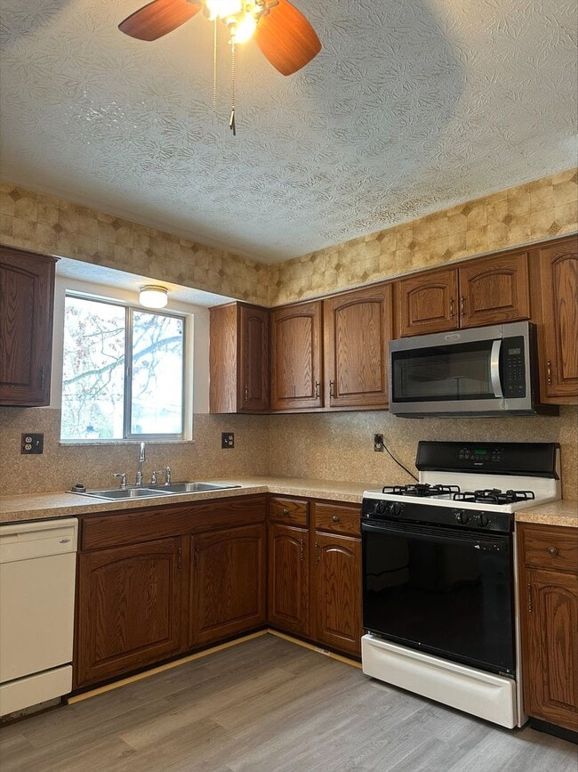 Photo - 4 Bed 2 Bath Home in Columbus!